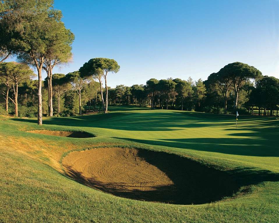 Cornelia Diamond - 7 Nights, 3x Cornelia Golf Faldo Club