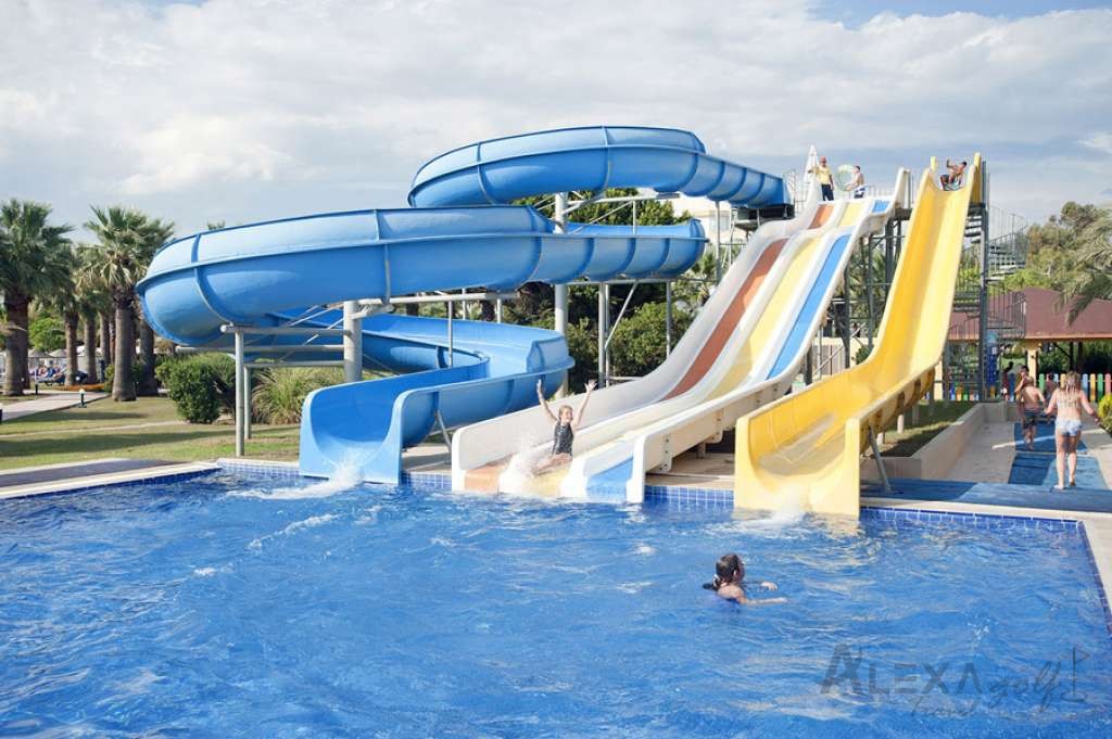 Crystal Tat Beach Hotel